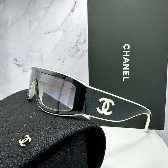 New CHANEL Sunglasses - Picture 6 of 16